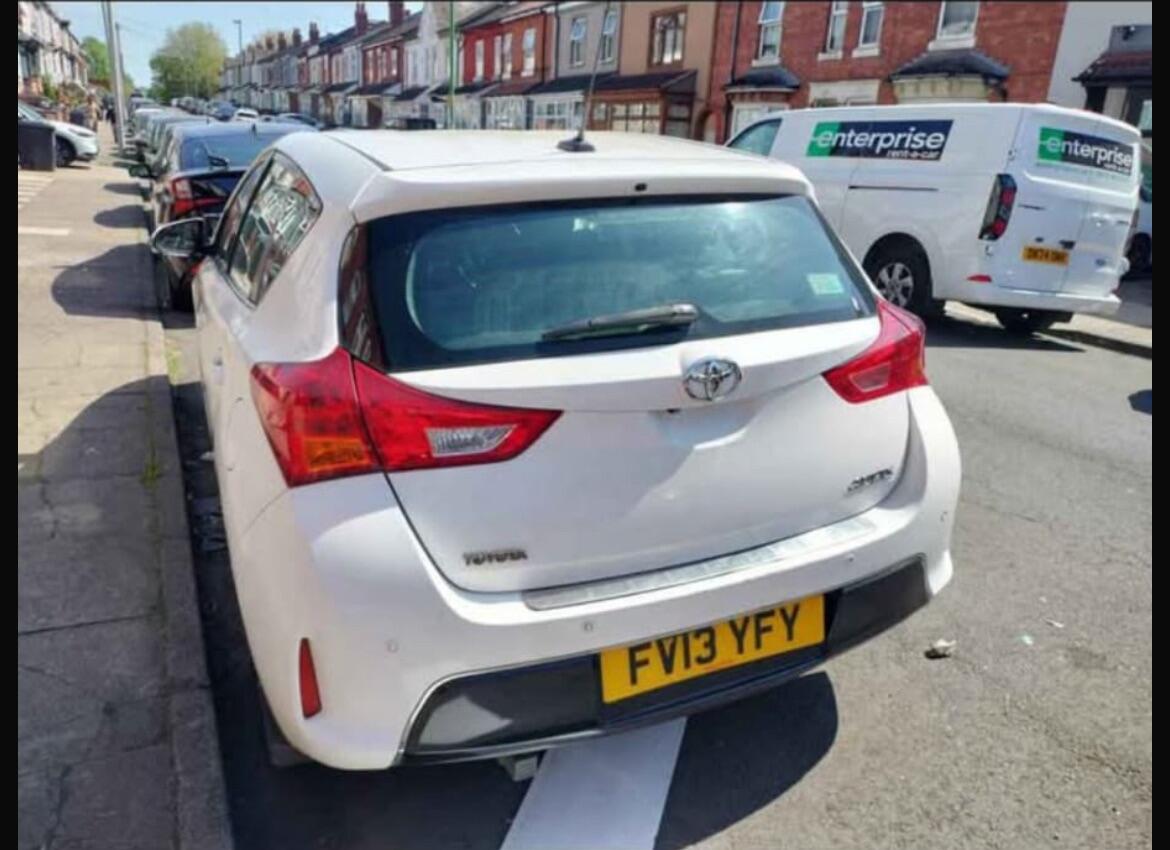 Toyota Auris - 1.33 Dual VVT-i Icon Euro 5 (s/s) 5dr - Hatchback (2012 - 2016) Image